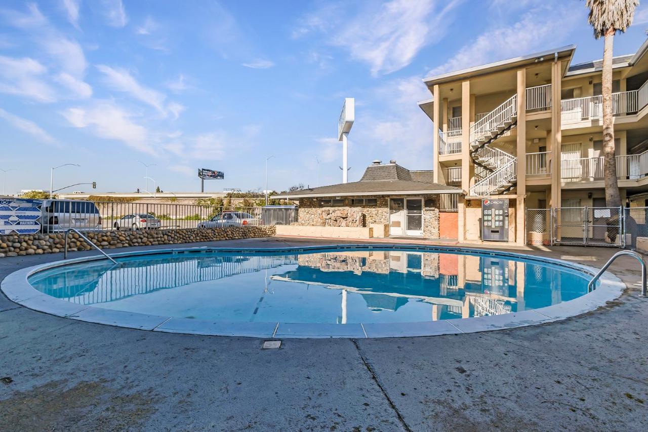 Heritage Inn Express Hayward Esterno foto