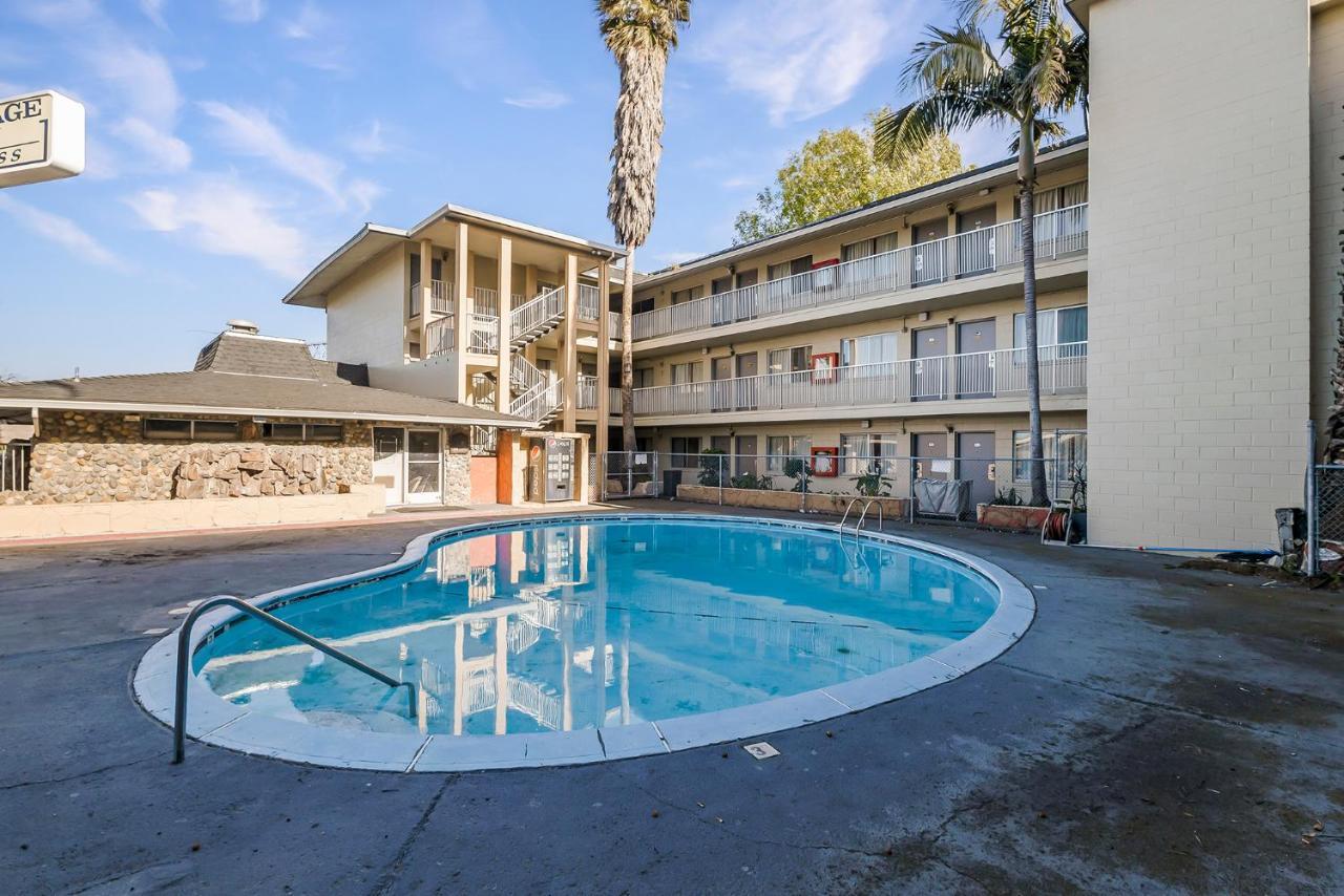 Heritage Inn Express Hayward Esterno foto