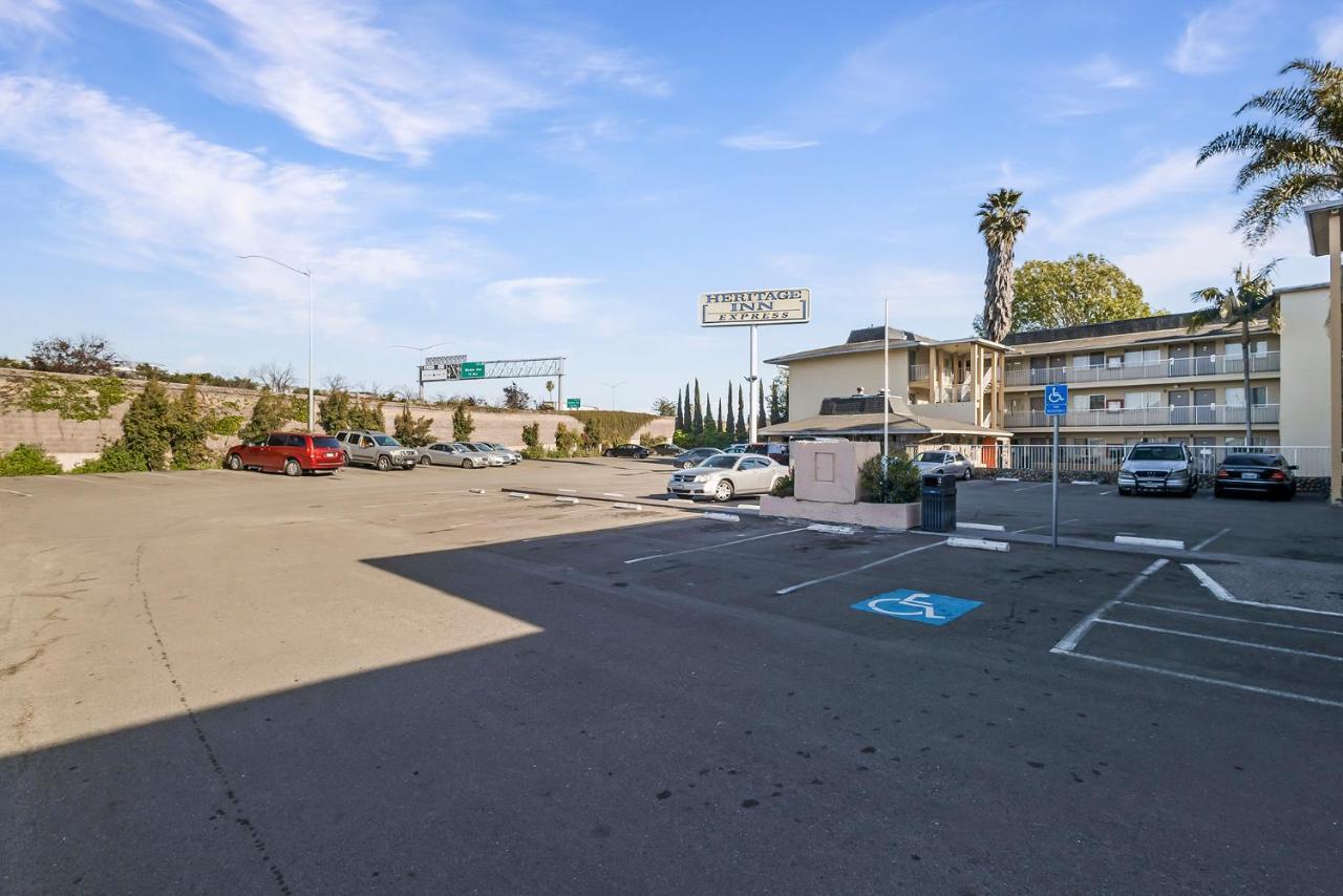 Heritage Inn Express Hayward Esterno foto