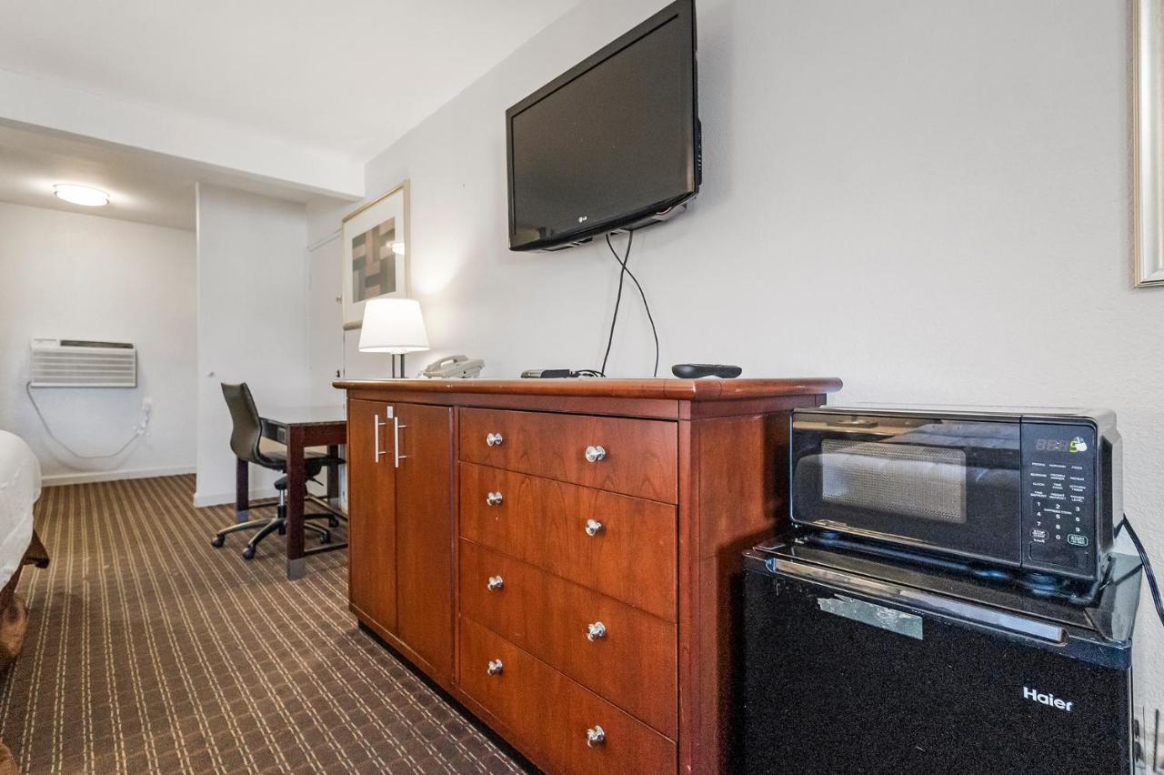 Heritage Inn Express Hayward Esterno foto