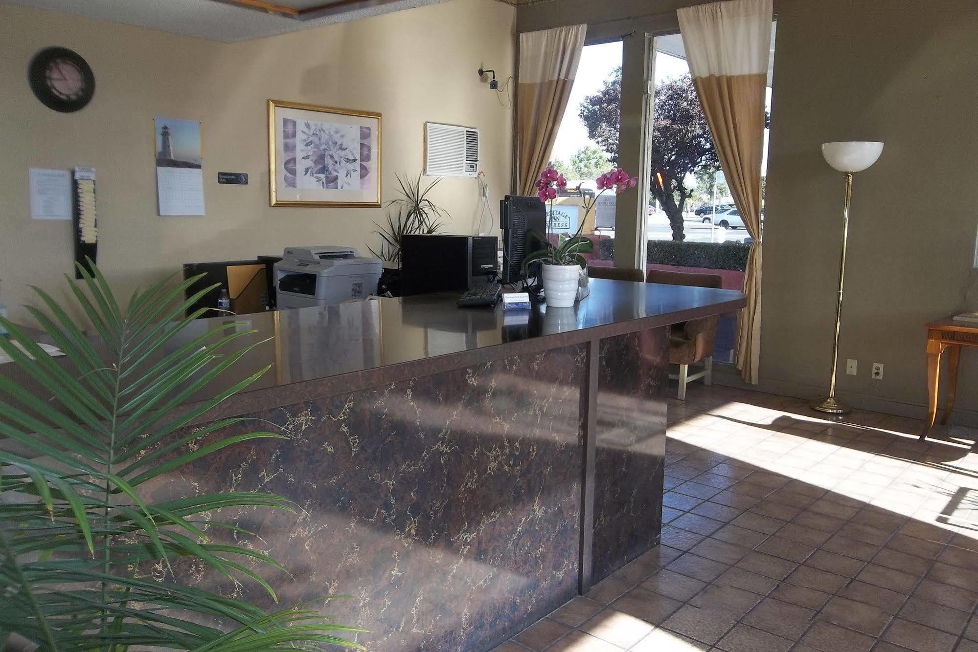Heritage Inn Express Hayward Esterno foto